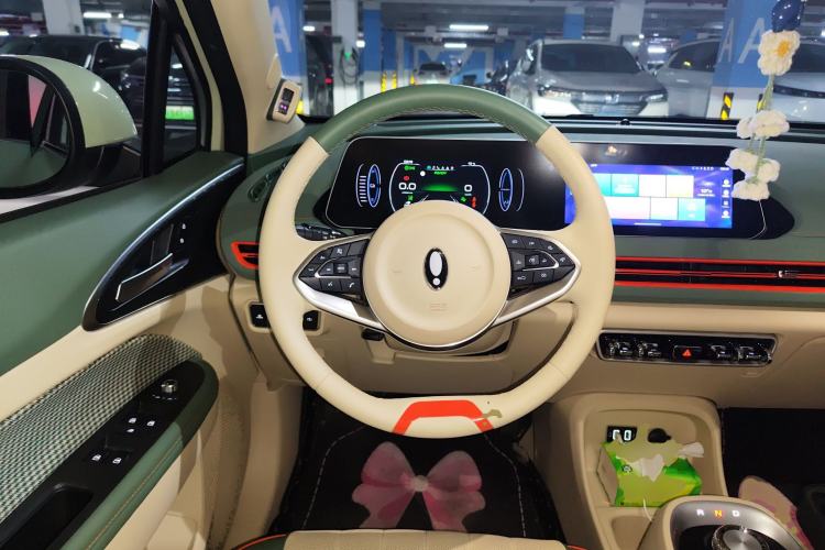 Used ORA Good Cat 2023 401 km Standard Range Premium Version Lithium Iron Phosphate Steering Wheel