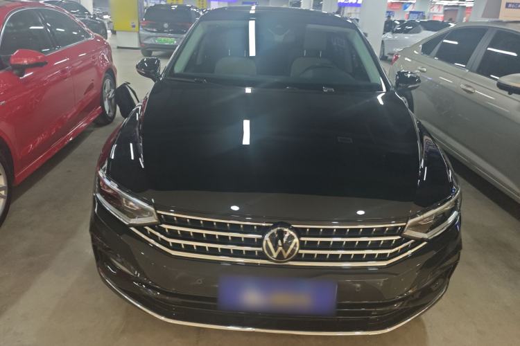 Used Volkswagen Magotan 2023 2 Million Units Commemorative Edition 330TSI DSG Luxury Version Front