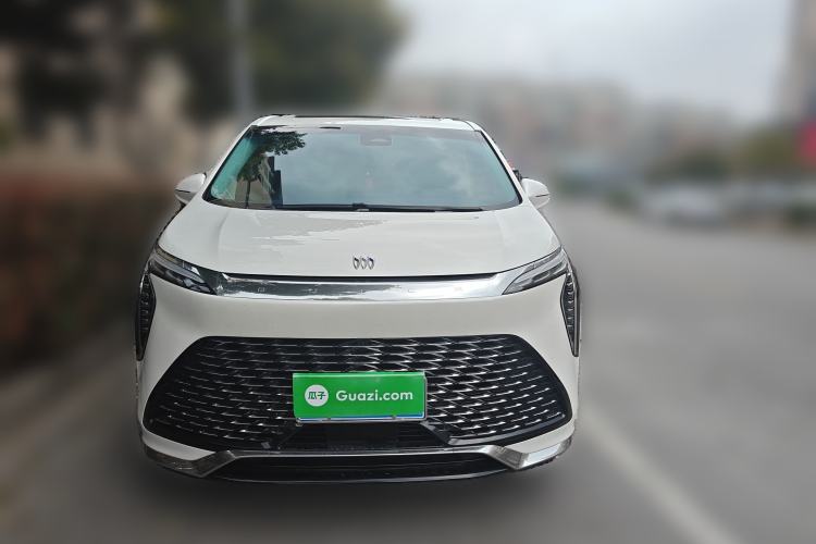 Used Buick Century 2025 2.0T Seven-Seater Yinshi Edition Front