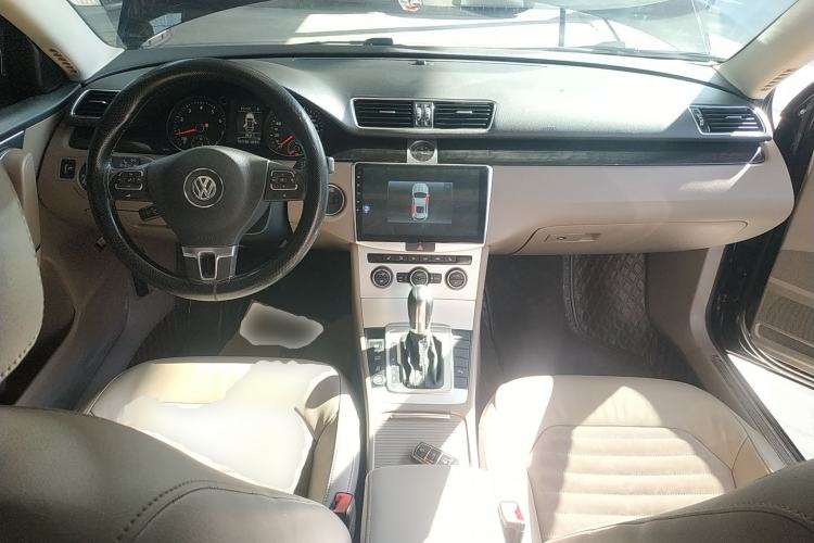 Used Volkswagen Magotan 2015 Facelift 1.8TSI Luxury Model Center Console