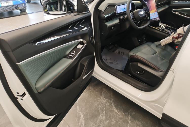 Used Geely Auto Emgrand X7 Sport 2024 1.5TD Smart Connect+