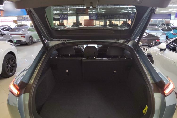 Used ONVO L60 2024 60 kWh Rear-Drive Version Trunk