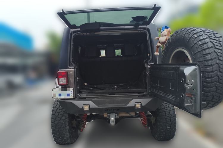 Used Jeep Wrangler 2012 3.6L Sahara Four-Door Edition