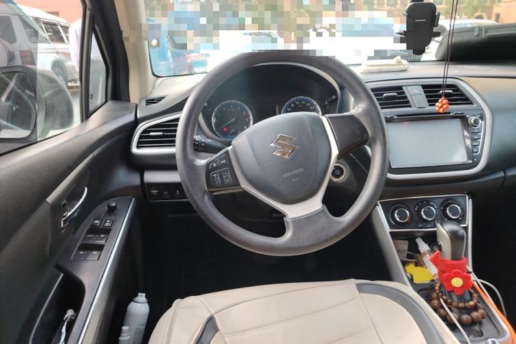 Used Suzuki S-Cross 2014 1.6L CVT Two-Wheel Drive Entry Model Steering Wheel