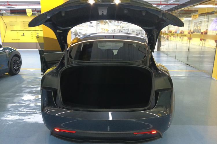 Used Tesla Model 3 2023 Rear-Wheel-Drive Version Trunk