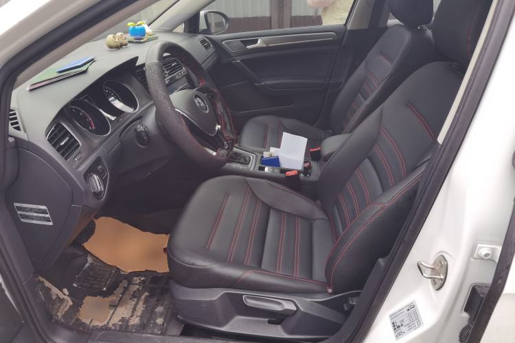 Used Volkswagen Golf 2015 1.6L Automatic Comfort Model
