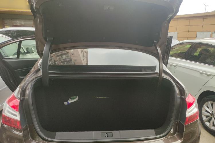 Used Peugeot 408 2014 1.8L Automatic Luxury Edition Trunk