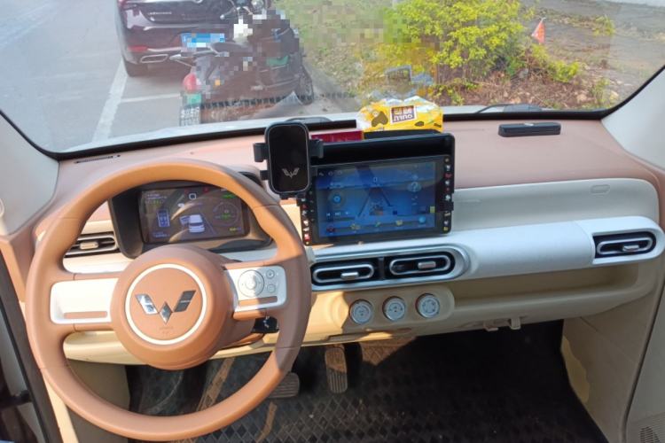 Used Wuling Hongguang MINIEV 2024 3rd Generation 215km Youth Edition Center Console