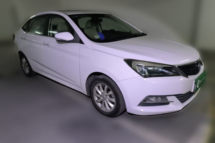 Used CHANGAN Alsvin V7 2015 1.6L Manual Enjoyment Model China IV Standard Front Right 45 Deg