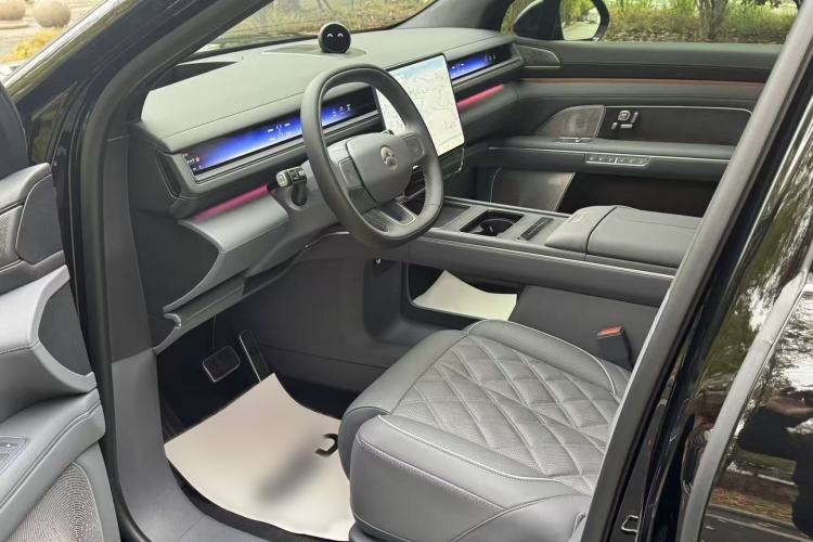 Used Nio ES8 2026 Model 6-seat Executive Signature Edition Interior 11