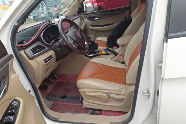 Used Baojun 730 2017 1.5T Manual Fashion Version 7 Seats China V Emission Standard Left Front Seat