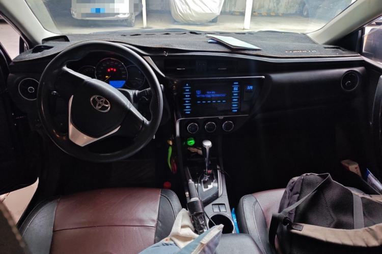 Used Toyota Corolla 2017 Revised Version 1.2T S-CVT GL Center Console