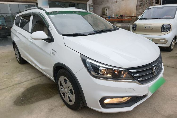 Used Baojun 310W 2017 1.5L Manual Comfort Version China VI Emission Standard Front Right 45 Deg