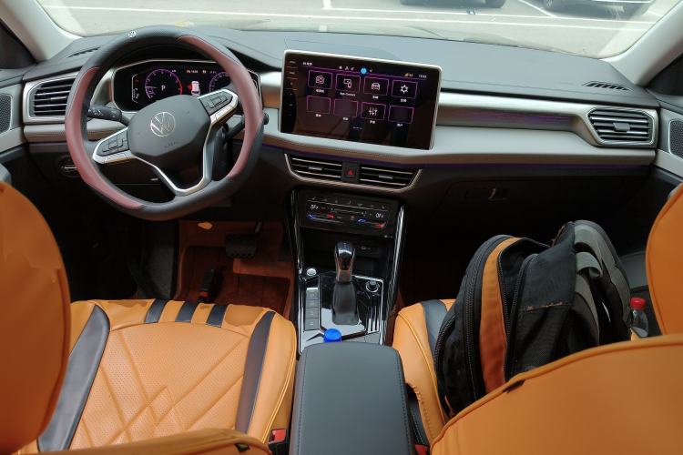 Used Volkswagen Tayron 2024 330TSI Two-Wheel Drive R-Line High-Energy Version Center Console