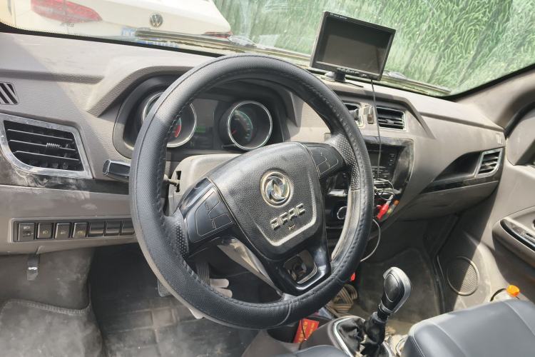 Used Dongfeng Yufeng EM26 2023 High-End Model 41.86 kWh CATL Steering Wheel