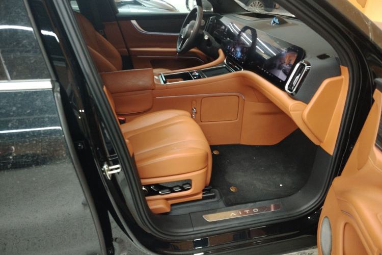 Used Hima AITO M9 2024 Range-Extended Max Edition 42 kWh 6-Seater Version Right Front Seat