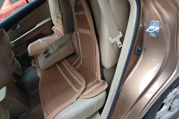 Used BYD S6 2013 Jingyue Edition 2.0L Manual Elite Model 5 Seats Left Rear Seat