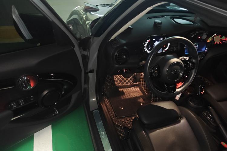 Used MINI MINI 2021 1.5T COOPER Classic Edition