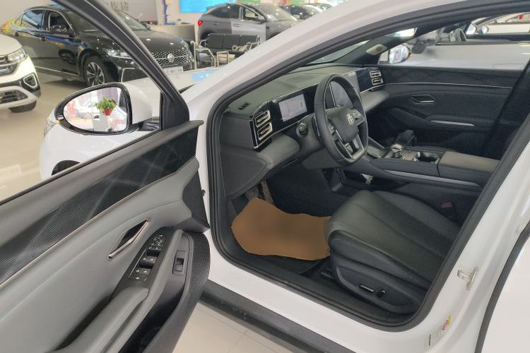 Used BYD Qin L 2025 DM-i Smart Drive 120KM Superior Model Driver Seat