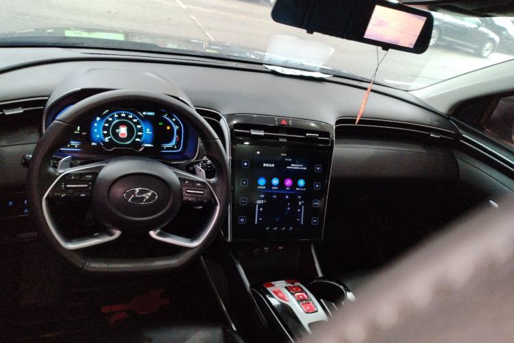 Used Hyundai Tucson 2021 Tucson L 1.5T DCT GLX Elite Edition Center Console