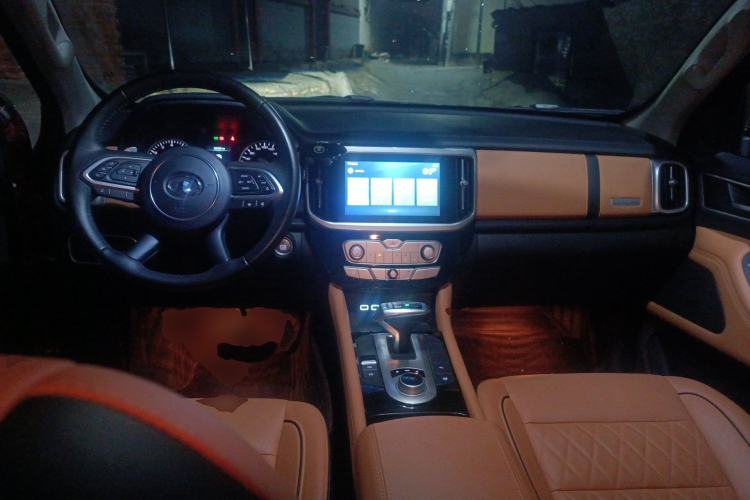 Used Great Wall Poer 2021 2.0T Global Version Automatic Gasoline 4x4 Sporty Standard-Box Trailer Edition GW4C20B Center Console