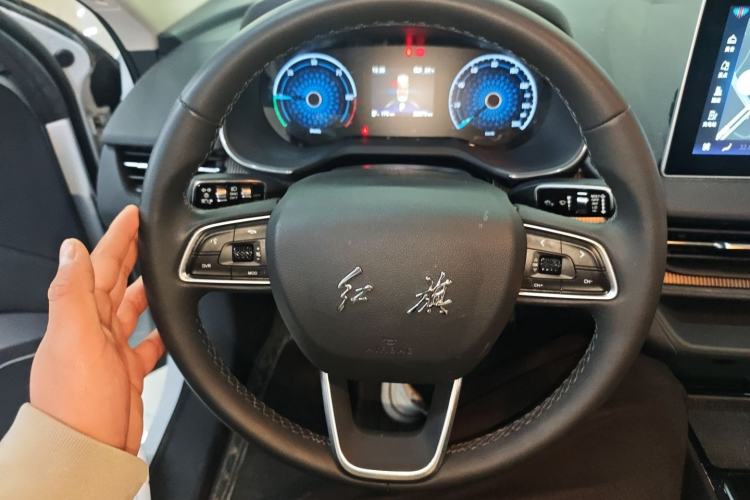 Used Hongqi E-QM5 2022 431 km Charge & Enjoy Edition