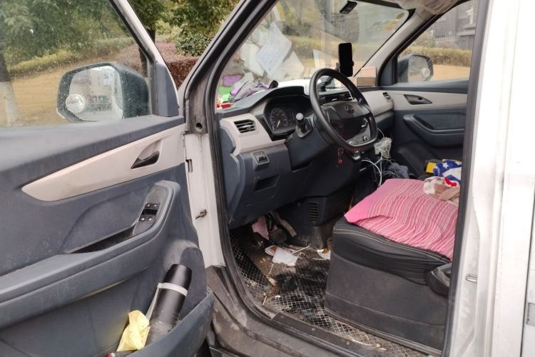 Used SAIC MAXUS EV30 2021 Pure Electric Smart Logistics Expert with Long Wheelbase—CATL
