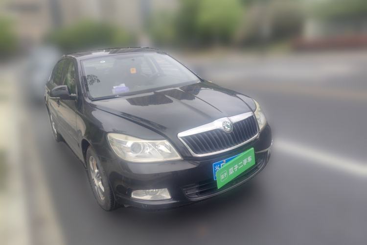 Used Skoda Octavia 2012 1.6L Manual Eado Edition Front Right 45 Deg