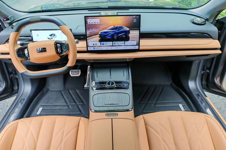 Used Geely Galaxy 8 2025 130km EM-P Exploration Edition Interior 3