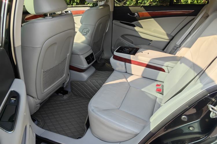 Used Hongqi H7 2015 2.0T Luxury Model
