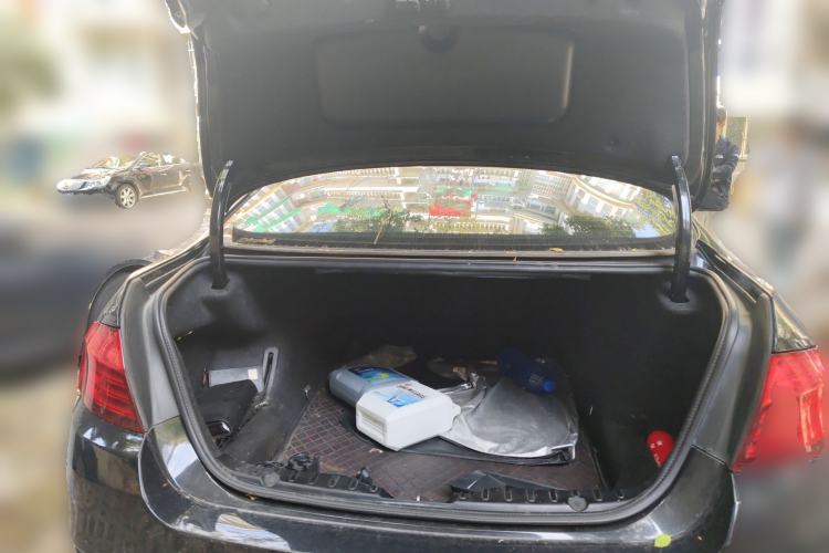 Used BMW 5 Series 2014 525Li Leading Model
