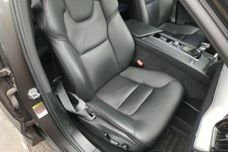 Used Volvo XC60 2019 T5 4x4 Smart Edition China VI Standard
