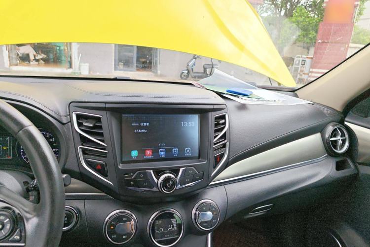 Used BYD Song 2016 GaiShi Edition 1.5TI Manual Elite Model
