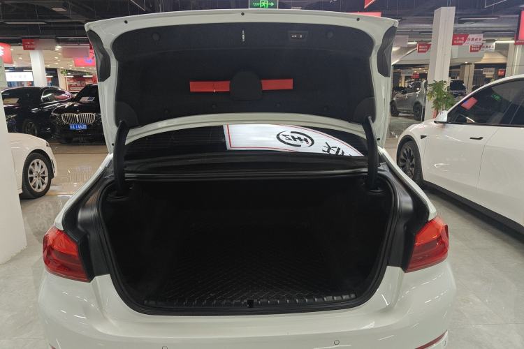 Used BMW 5 Series 2020 525Li Luxury Package Trunk