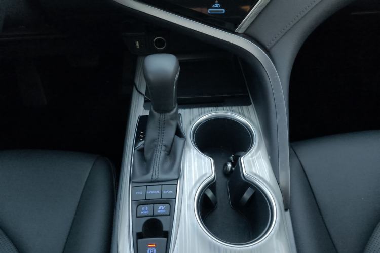 Used Toyota Camry 2018 Dual-Engine 2.5 HG Luxury Edition
