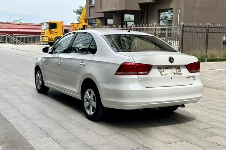 Used Volkswagen Santana 2013 1.6L Manual Comfort Edition Exterior 4