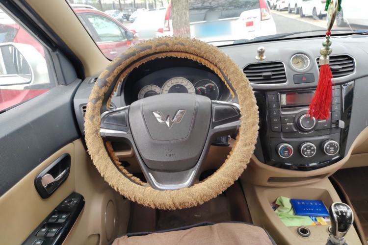 Used Wuling Hongguang 2014 1.5L S Comfort Model Steering Wheel