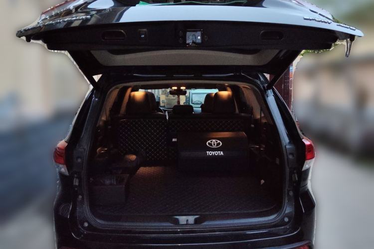 Used Toyota Highlander 2018 2.0T Four-Wheel Drive Prestige Version 7 Seats China VI Standard Trunk