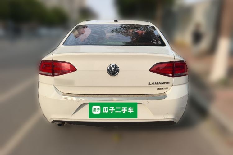 Used Volkswagen Lamando 2017 230TSI Manual Trend Edition
