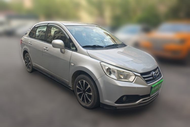 Used Venucia D50 2015 1.6L Manual Fashion Edition Front Right 45 Deg