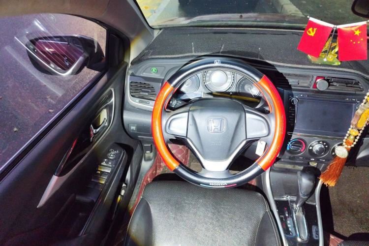 Used Honda Crider 2013 1.8L automatic comfort version
