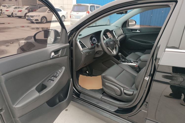 Used Hyundai Tucson 2015 1.6T Dual-Clutch Two-Wheel-Drive Smart Model
