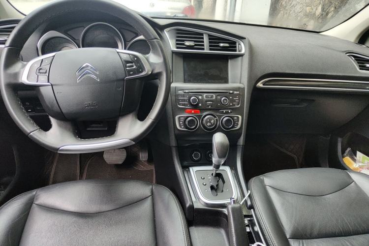 Used Citroen C4L 2014 1.6THP Intelligent Drive Automatic Dynamic Model Center Console