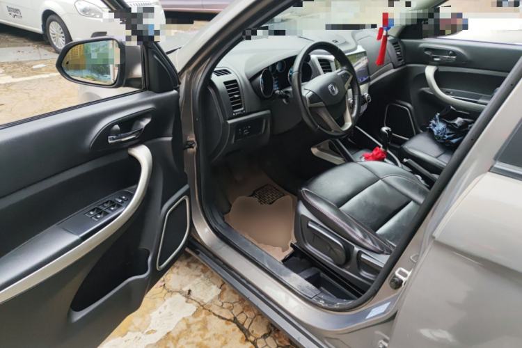 Used CHANGAN CS35 2014 1.6L Manual Luxury Model China IV Standard Driver Seat