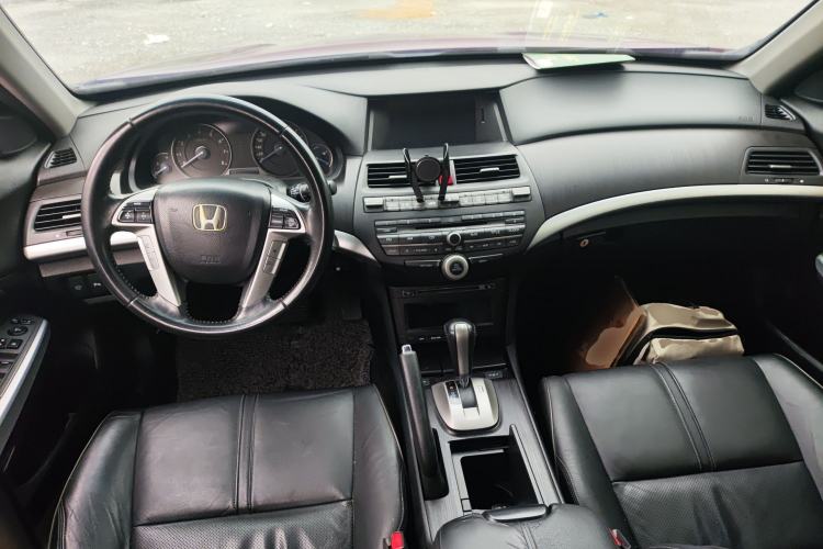 Used Honda Crosstour 2012 2.4L Luxury Edition Center Console