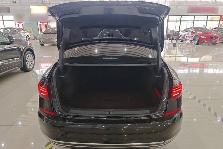 Used Volkswagen Passat 2020 Facelift 330TSI Elite Edition China VI Standard