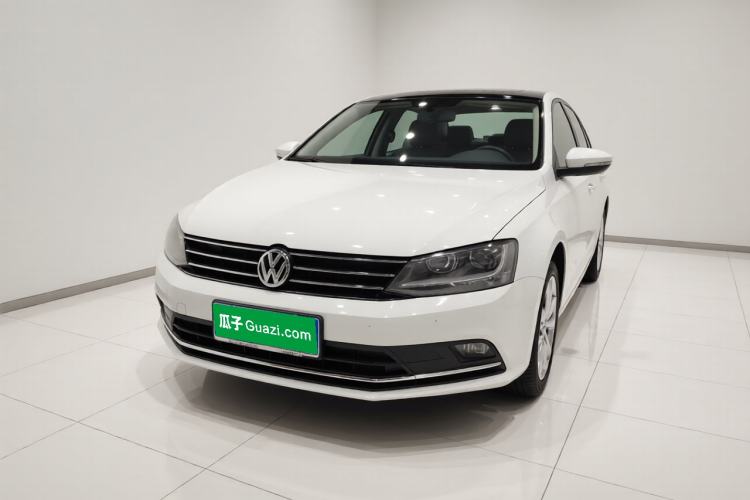 Used Volkswagen Sagitar 2015 230TSI Automatic Comfort Version