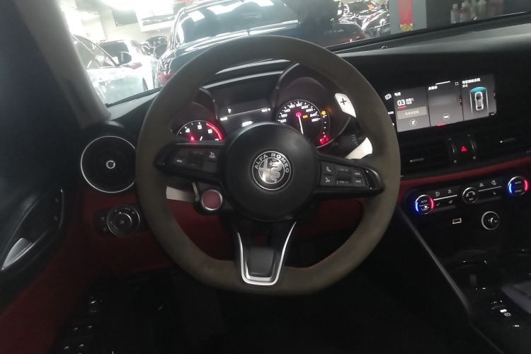 Used Alfa Romeo Giulia 2020 2.0T 280HP Luxury Edition
