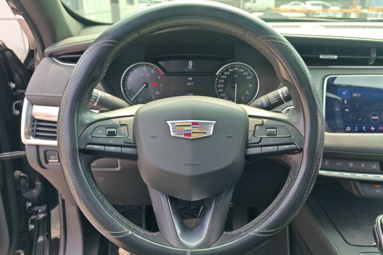 Used Cadillac XT4 2018 28T Two-Wheel Drive Tech Version