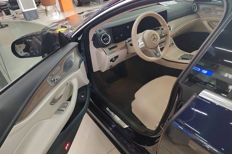 Used Mercedes-Benz CLS 2018 CLS 300 Luxury Model
